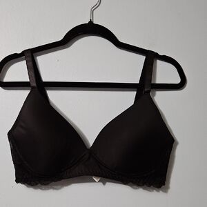 Laura Ashley Classic Black Bra With Lace Seamless Padded Size 38C